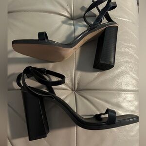 BCBG Generation black strappy heels size 7.5